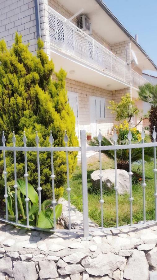 KaštelaApartman Lulyアパートメント エクステリア 写真